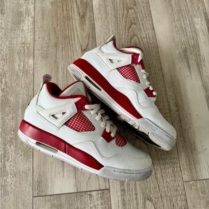 Jordan’s 4s - Size 7